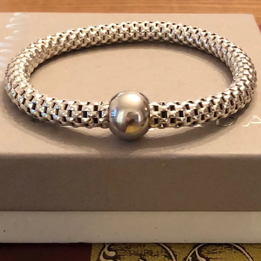 Silpada “Sterling Chic” Sterling Silver Stretch Bracelet B2788